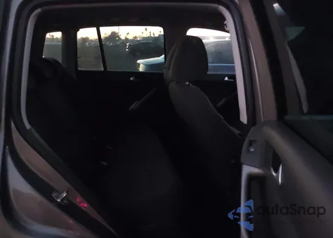 2009 Volkswagen Tiguan S/Se/Sel z USA, uszkodzony, nr VIN WVGAV75N99W003925